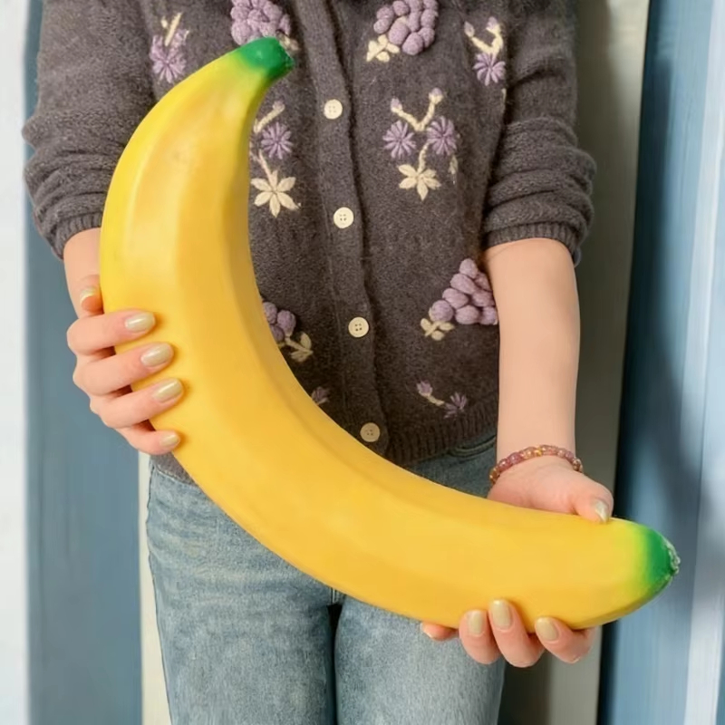 Baby Food Banana - 巨大バナナスクイッシーおもちゃ、ゆっくり膨らむストレス解消フィジェットトイ、柔らかいスクイーズ減圧おもちゃ、子供と大人のための面白いギフト