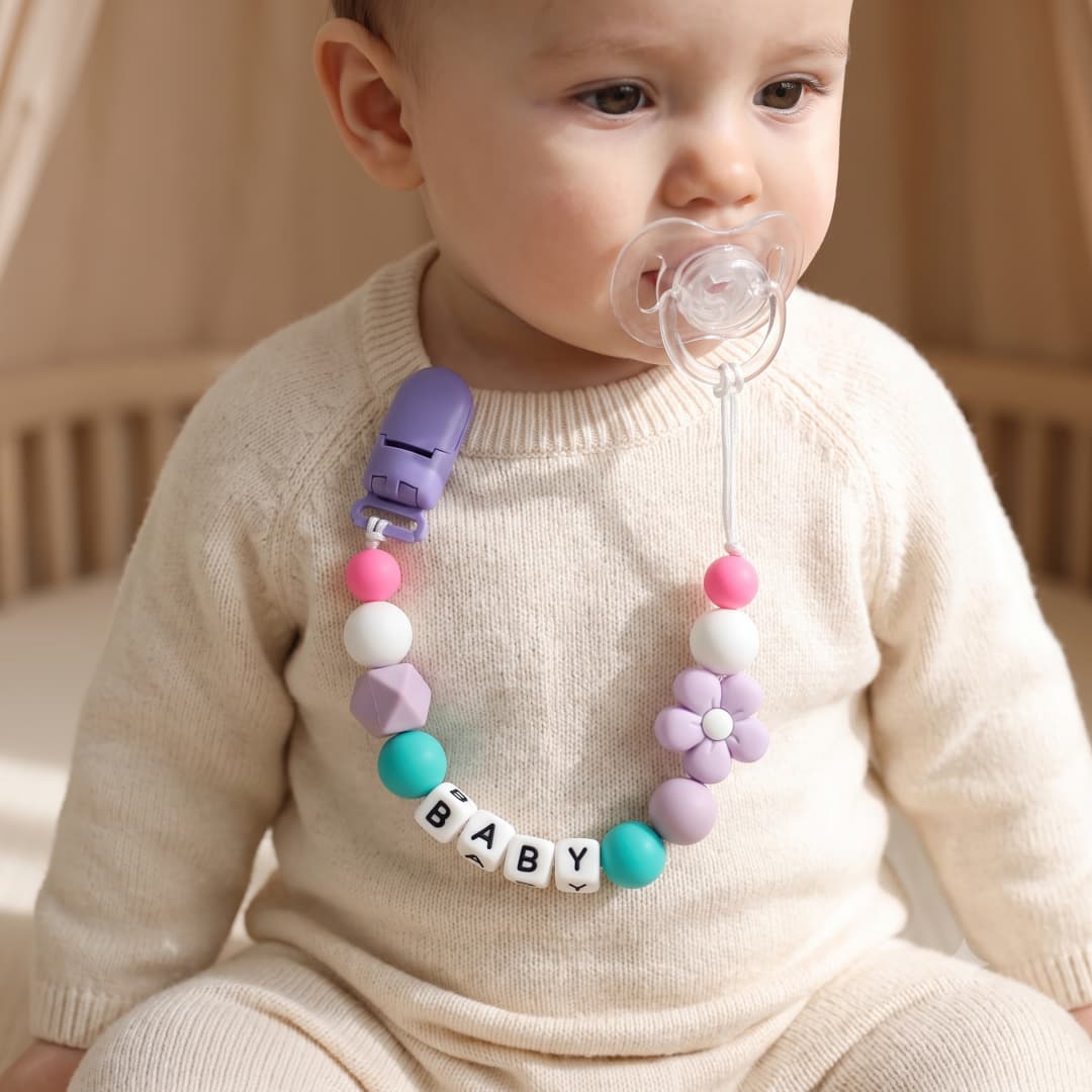 パーソナライズされたおしゃぶりクリップ カスタム名入り ベビ - Baby Food Name のレビューと価格