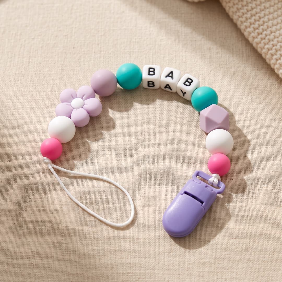 パーソナライズされたおしゃぶりクリップ カスタム名入り ベビ - Baby Food Name のレビューと価格