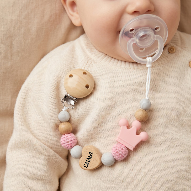 パーソナライズされたベビーおしゃぶりクリップ木製ハートシリコ - Baby Food Name のレビューと価格