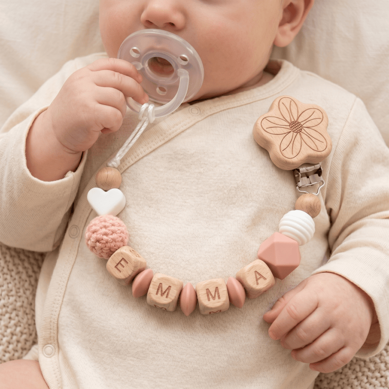 2026年版　名入れベビーおしゃぶりクリップ　木製おしゃぶり - Baby Food Name のレビューと価格